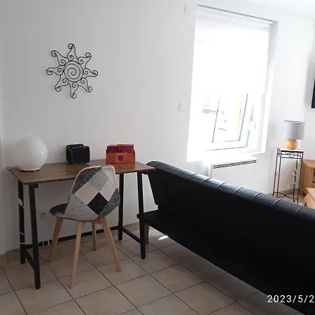 Comme A La Maison Apartment *